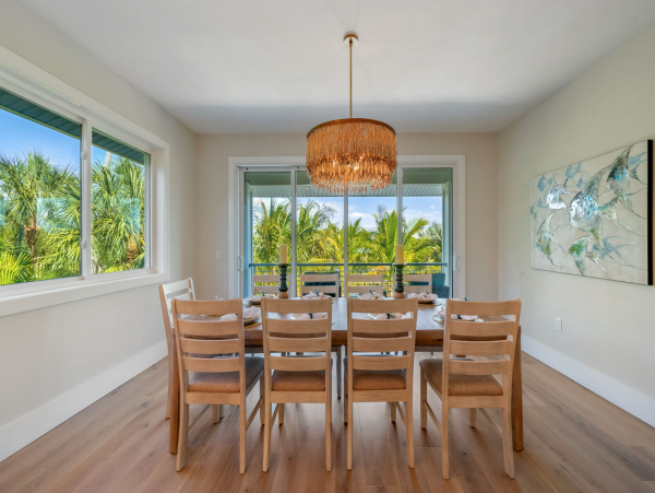 Exquisite 4 Bedroom Vacation Rental with Great Amenities